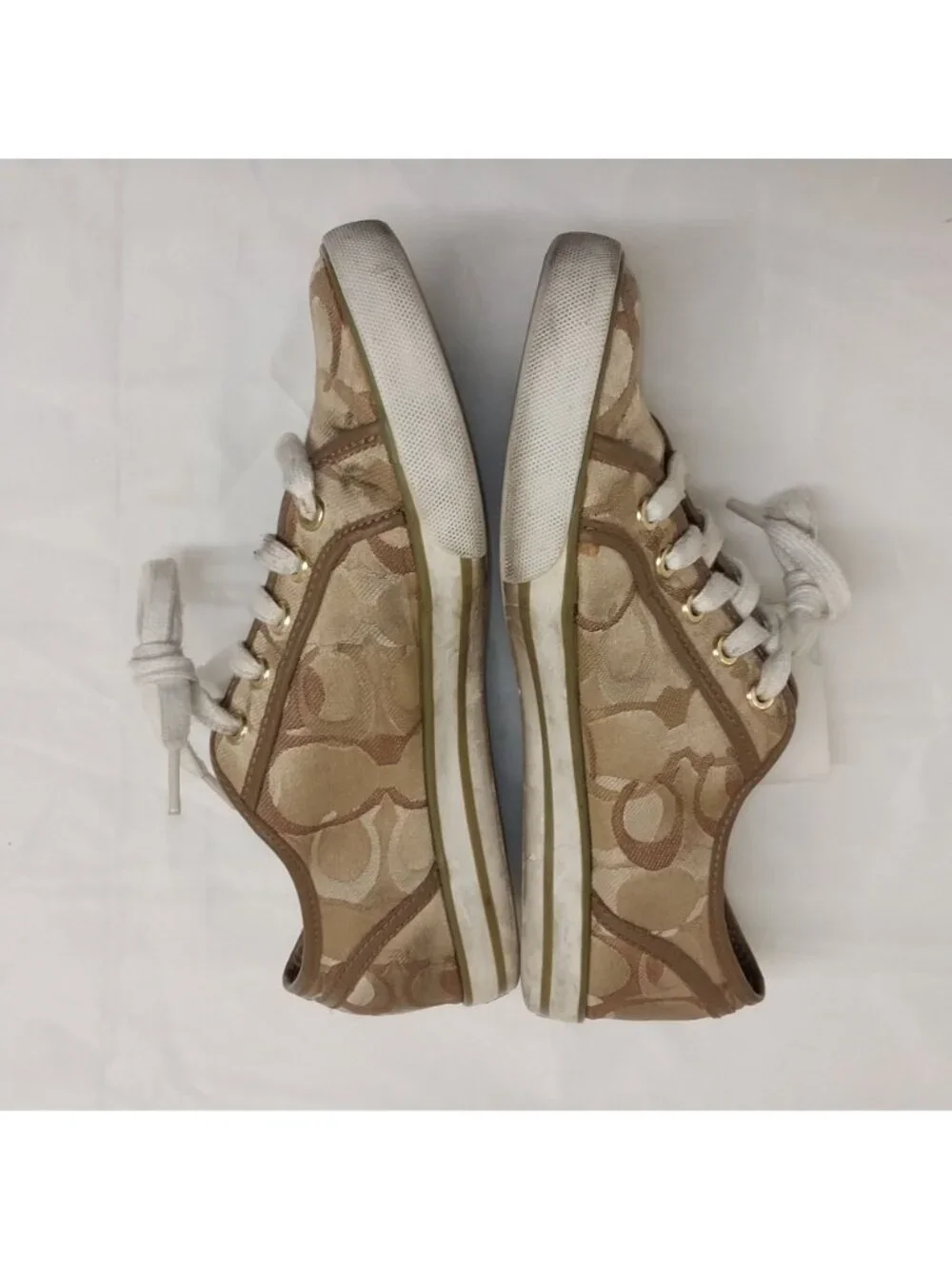 Coach Women's 8 B Tan Signature Canvas Lace-Up Sneakers